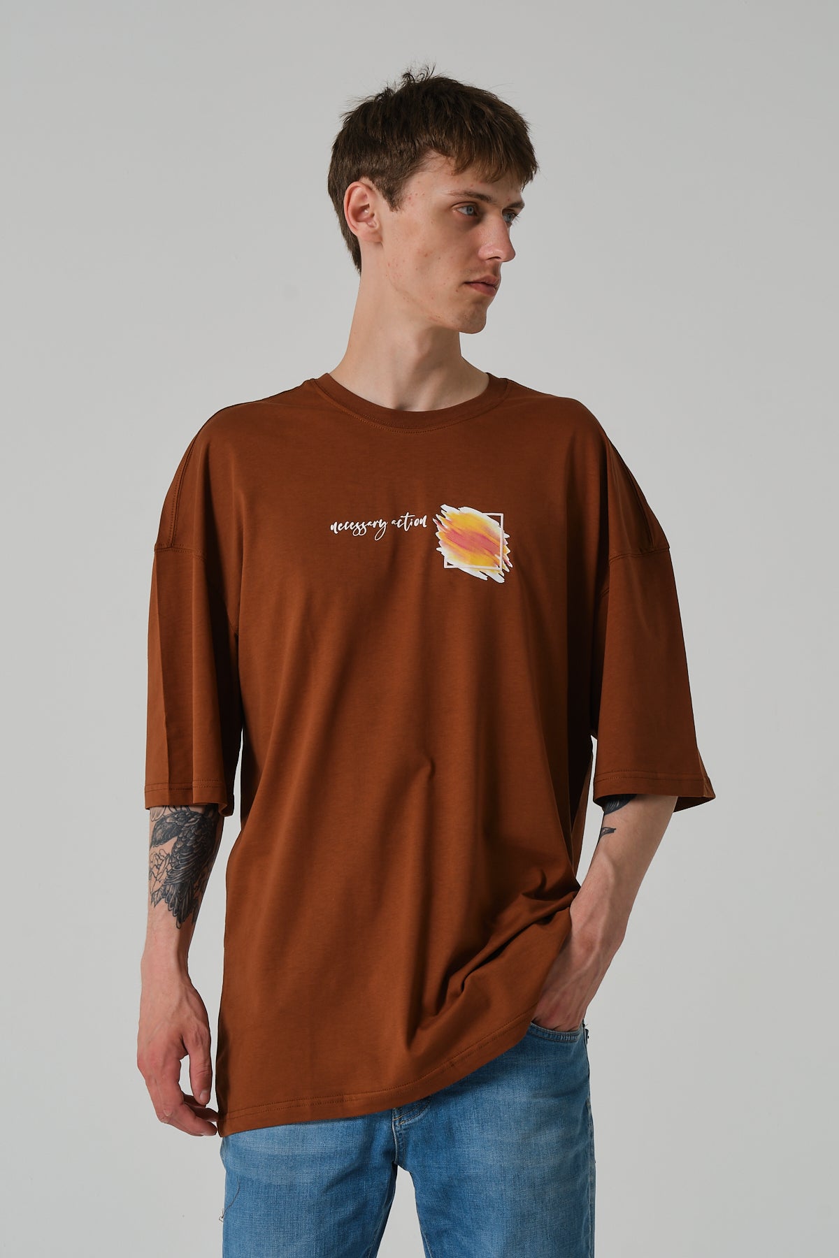 Action T-Shirt - Kahverengi